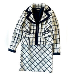 White House black market skirt 00 & jacket 2 set in excellent like-new condition